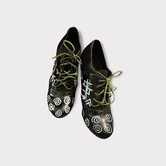 Size 7.5 Fioni Black Custom Graffiti Oxford Bootie - Picture 4 of 7